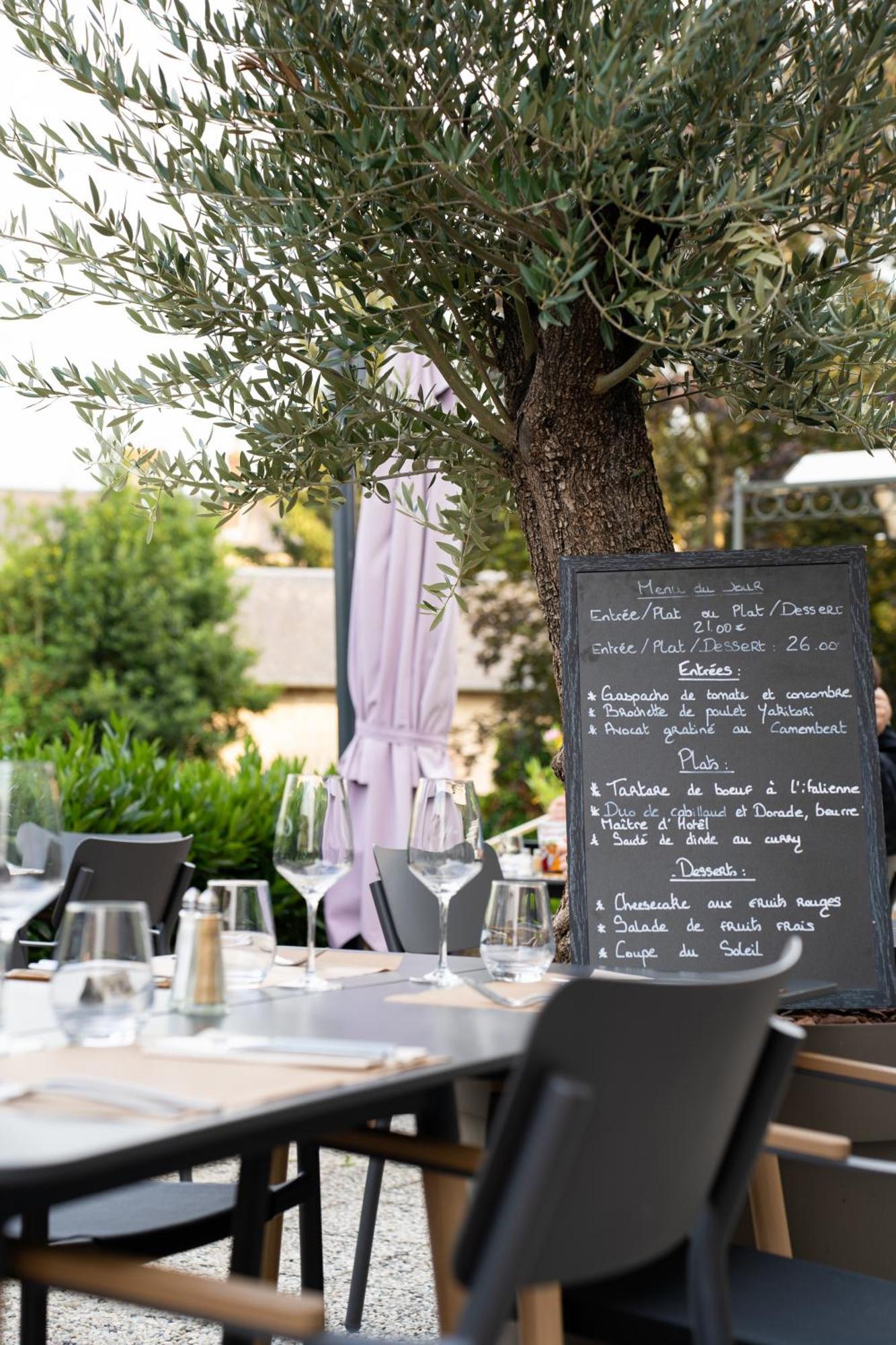 Le Pre Saint Germain Hotel Louviers Kültér fotó